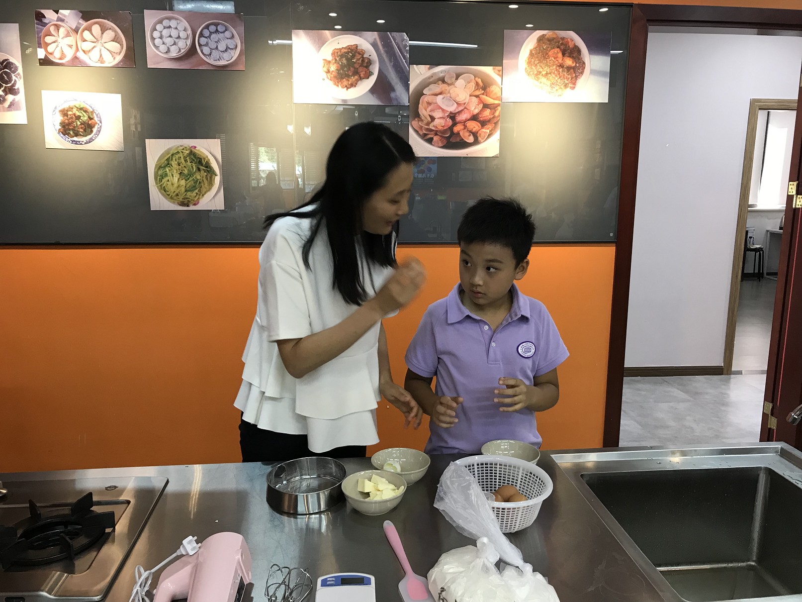 bevictor伟德工会举行六一亲子烘焙活动