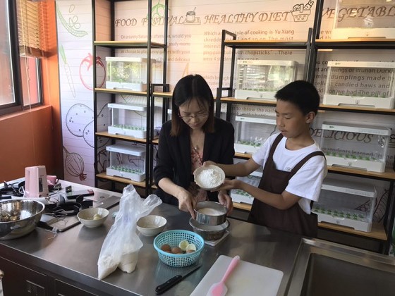 bevictor伟德工会举行六一亲子烘焙活动