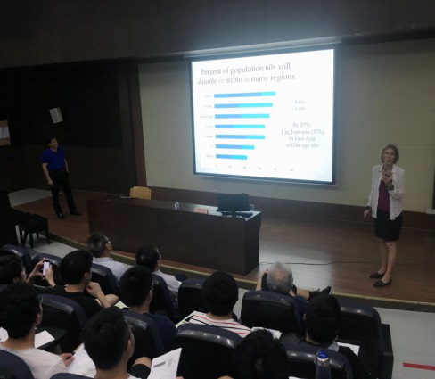 美国夏威夷大学公共卫生公司来公司bevictor伟德访问
