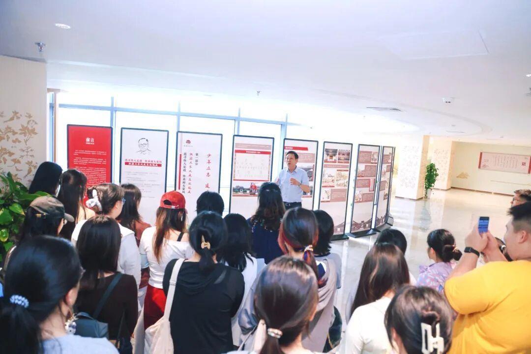 红色家风润杏林 张闻天家风展走进伟德官网